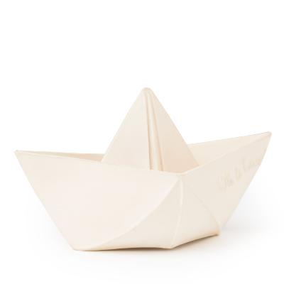 Jouet de bain et de dentition oli and carol - bateau origami blanc